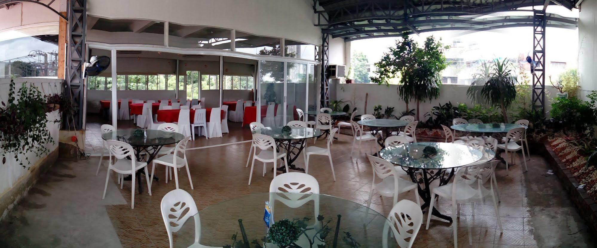 The Center Suites Cebu Kültér fotó